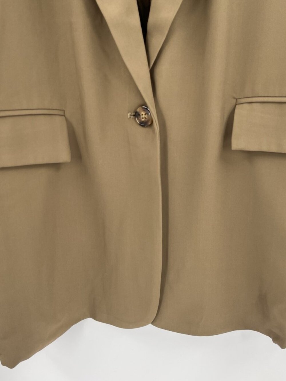 SHE + SKY Women's Olive Green Lightweight Silky Look Blazer NWT Medium - Picture 3 of 6